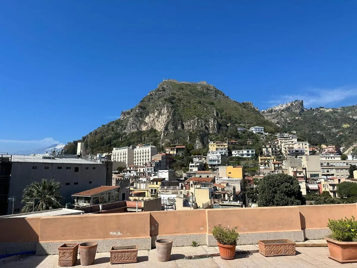 Mira Taormina Rooms 0*,  Italië