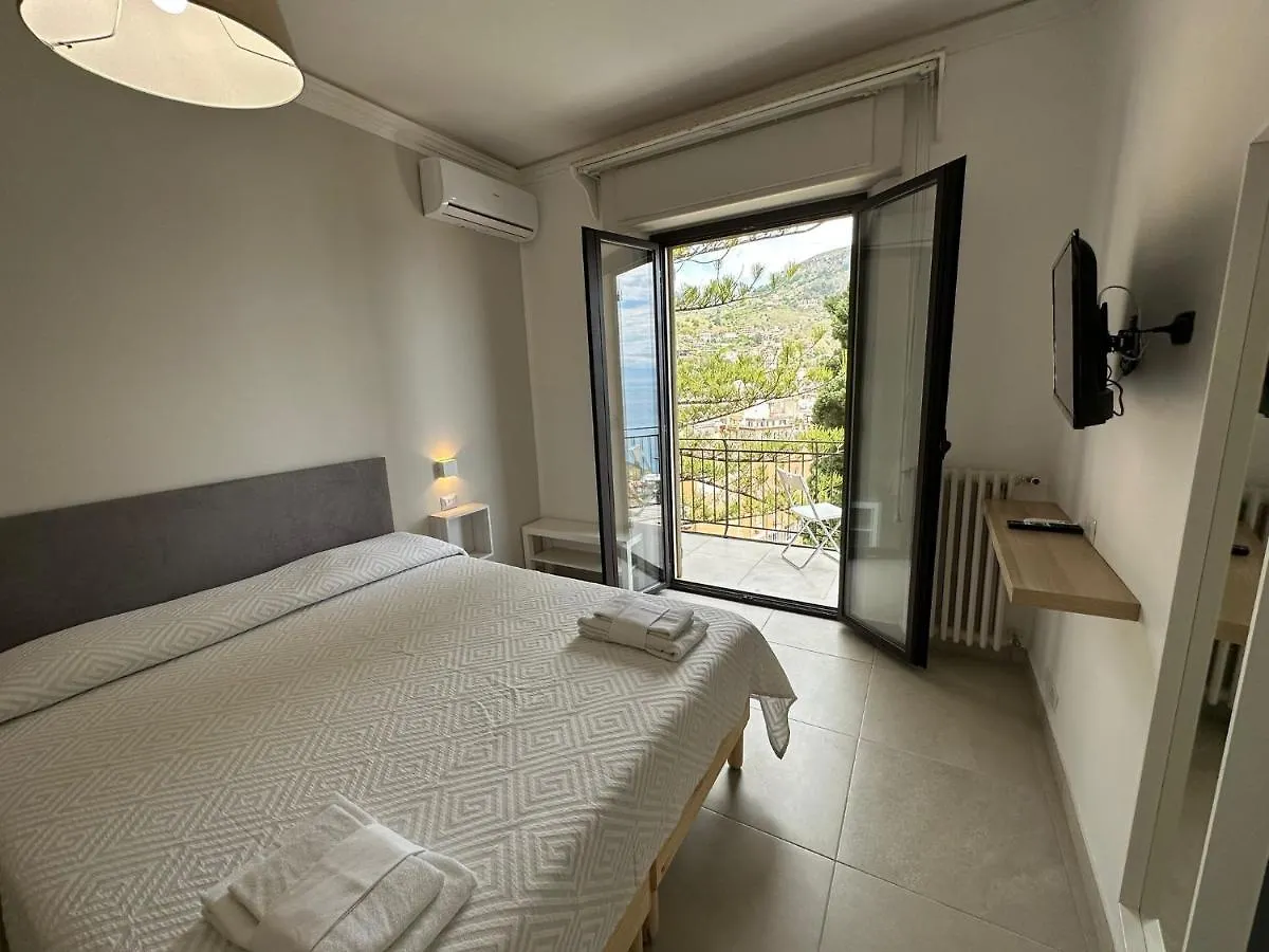 Gasthuis Mira Taormina Rooms Italië