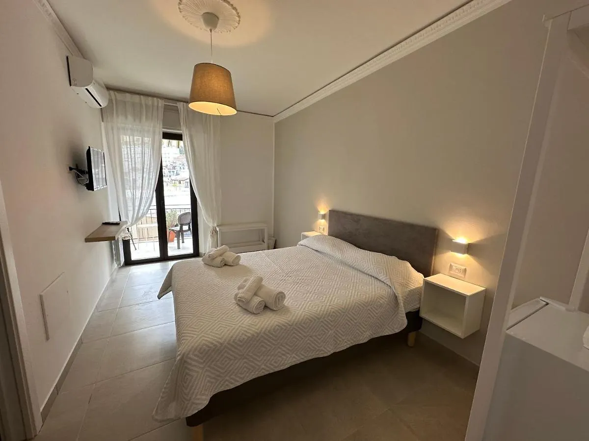 Mira Taormina Rooms 0*,  Italië