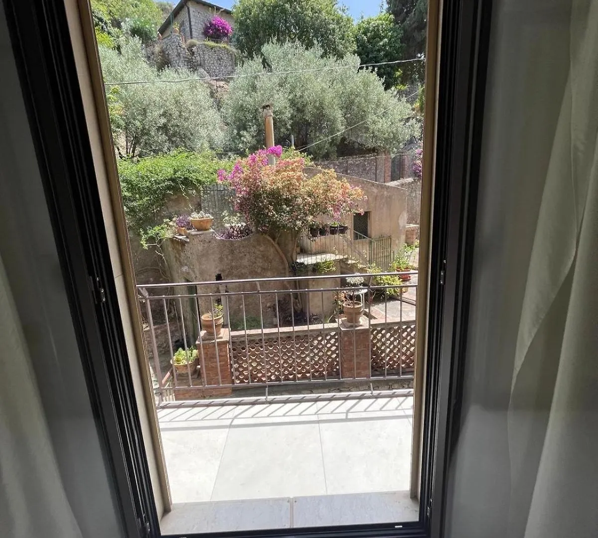 Gasthuis Mira Taormina Rooms