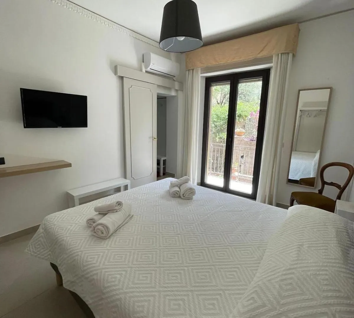 Mira Taormina Rooms Gasthuis